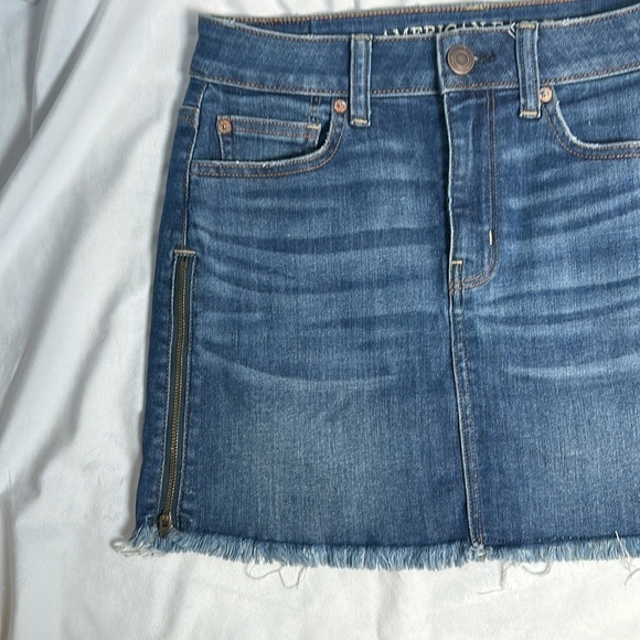 AE JEAN SKIRT SIZE(4) - Picture 3 of 7